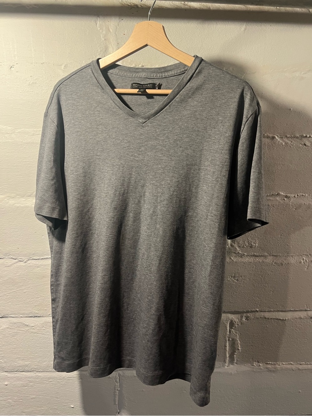 Banana Republic Luxury Touch Performance gray v neck XL